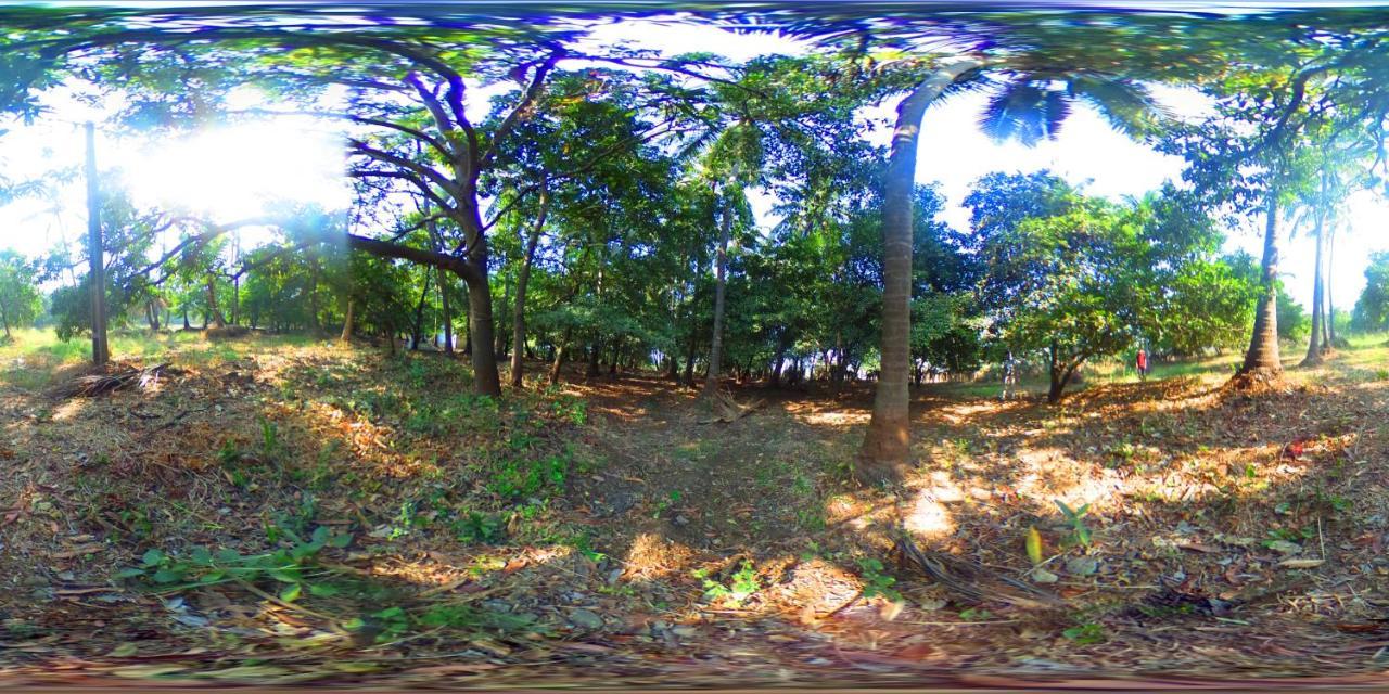 Hotel Ambica Daman Esterno foto