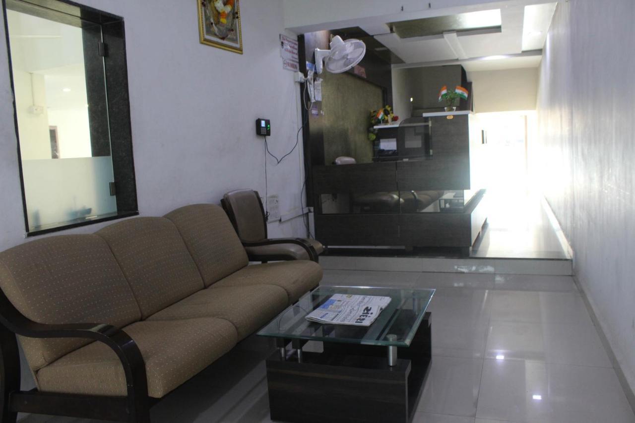 Hotel Ambica Daman Esterno foto